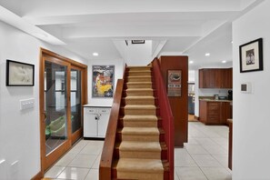 Interior - Saratoga Cottage 2br Near Track & Lake 2 Bedroom Home (Saratoga Springs)