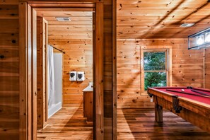 Cabane, 2 chambres | Salle de jeux