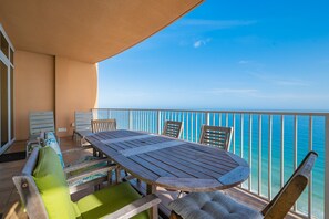 Condo, 4 habitaciones | Restaurante al aire libre
