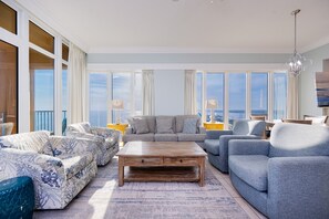 Apartamento, 4 habitaciones | Zona de estar