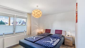 2 bedrooms, iron/ironing board, WiFi, bed sheets