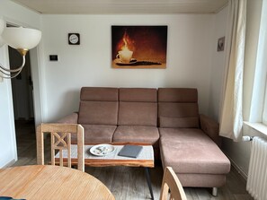 Living area - Coastal Holiday Apartment (Schortens)