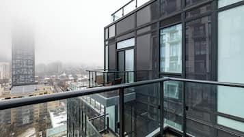 Junior Suite, Balcony, City View | Terrace/patio