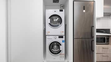 Junior Suite, Balcony, City View | Laundry