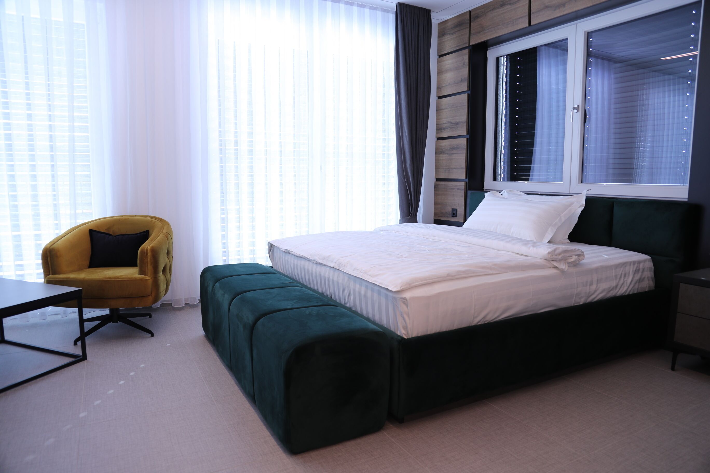 Chambre Triple Confort | Bureau, Wi-Fi gratuit, draps fournis