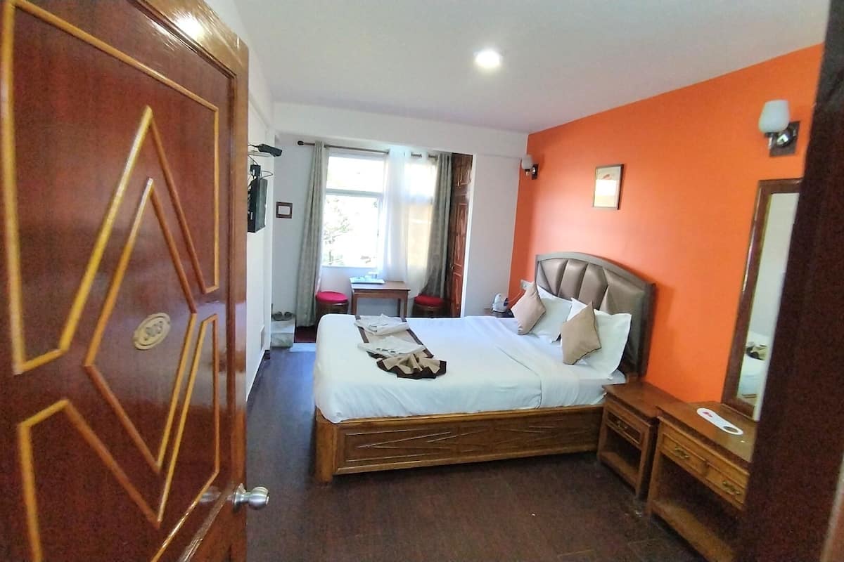 Superior Double Room, City View