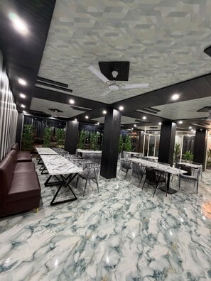 Restaurant - A ONE RESIDENCY (Gurugram)