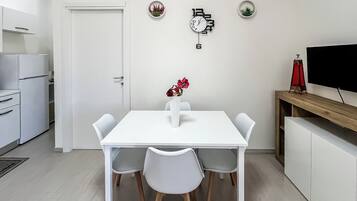 Apartment, Balkon | Wohnbereich