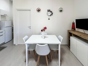 Apartment, Balkon | Wohnbereich