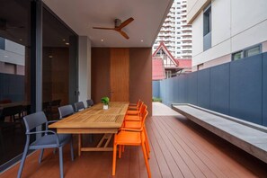 Villa, 6 Bedrooms, Smoking, Private Pool | Outdoor dining - Premium 6BR Ekkamai Villa With Pool & Home Theatre (Bangkok)