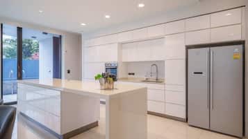 Villa, 6 Bedrooms, Smoking, Private Pool | Interior