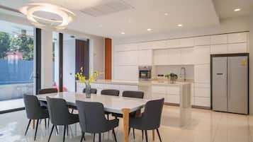 Villa, 6 Bedrooms, Smoking, Private Pool | Dining room