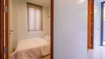 Villa, 6 Bedrooms, Smoking, Private Pool