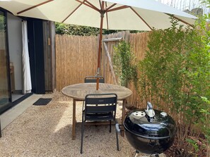 Outdoor dining - Vrbo Property (Saint-Brevin-les-Pins)