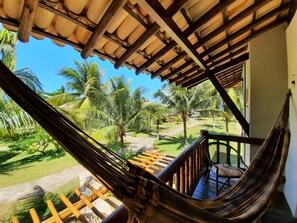 Property grounds - Studio apartment on the upper floor of the beachfront: Comfort and Freedom. (Maraú)