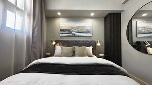 1 bedroom, iron/ironing board, WiFi, bed sheets - Modern Oceanview Escape (Cape Town)