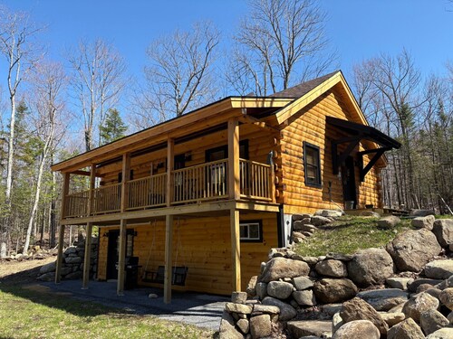 Private Cabin in Keene NY, Adirondacks, minutes to Lake Placid, Sleep 6