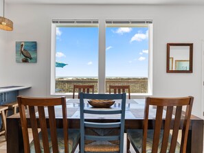 Dining - Driftwood Beach House: Your Perfect Getaway in Matagorda (Matagorda)