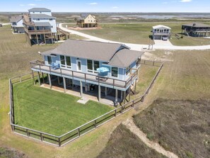 Exterior - Driftwood Beach House: Your Perfect Getaway in Matagorda (Matagorda)