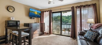 Walk-in unit-No Stairs! - Free boat slip w/stay