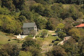 Miscellaneous - Phenomenal 6-bedroom house in welcoming Zeda Gordi awaits you. (Zeda Gordi)