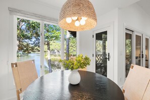 Dining - Stunning remodeled Turtle Cove (Kiawah Island)