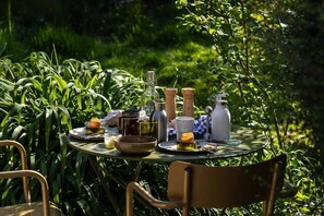 Outdoor dining - Moulin Moulin (Dannes)