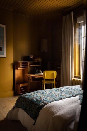 Camera doppia, bagno privato, vista cortile