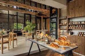Colazione a buffet inclusa, servita tutte le mattine 