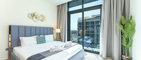 Exclusive Studio, Non Smoking, City View | In-room safe, blackout curtains, soundproofing, iron/ironing board