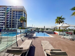 Outdoor pool - PVH - Azizi Riviera 13 - Modern Studio (Dubai)