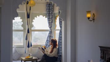 Deluxe Villa, Balcony, Garden View | Interior