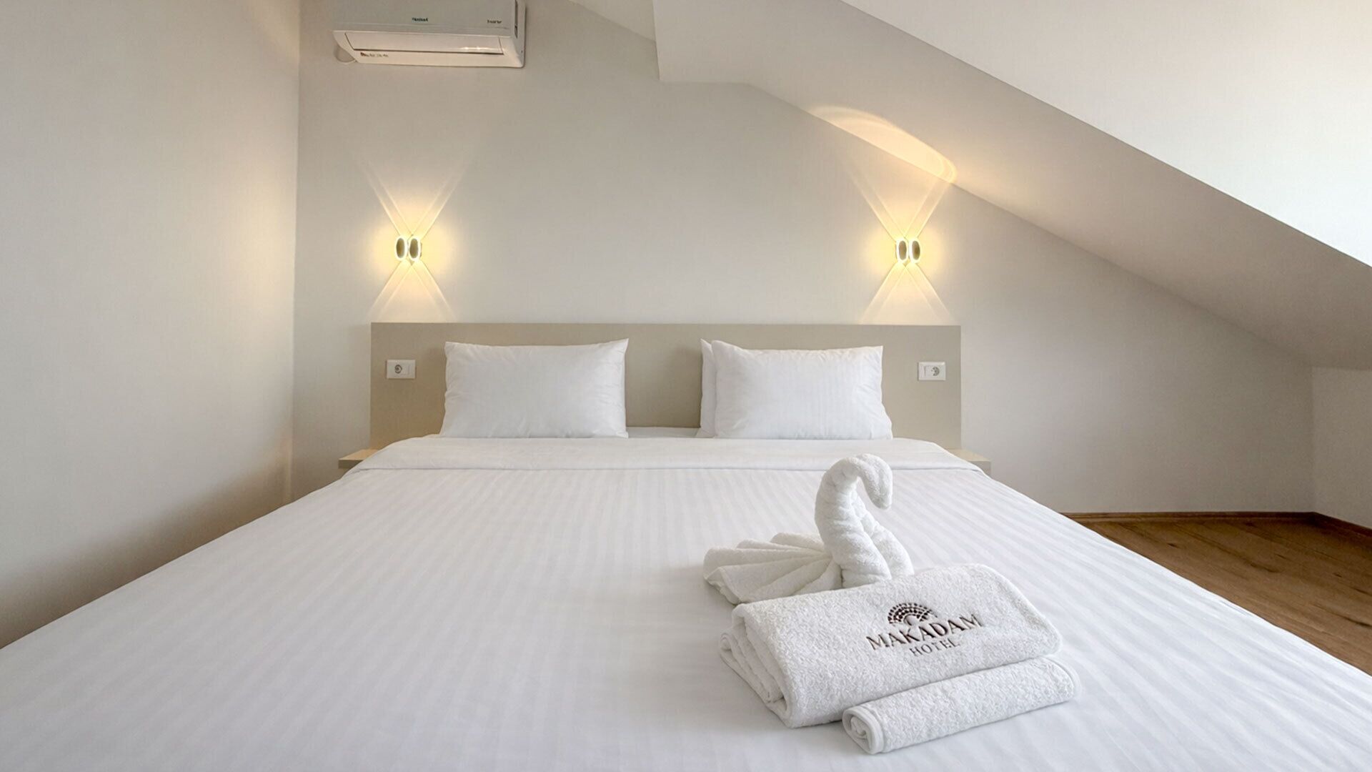 Double Room, 1 King Bed, City View