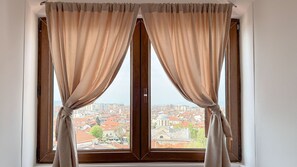 Doppelzimmer, 1 Queen-Bett, Stadtblick | Innenbereich