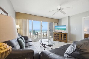 TV - Large 3 Bedroom Beachfront Condo - Sleeps 10! Free Seasonal Beach Service! (Fort Walton Beach)