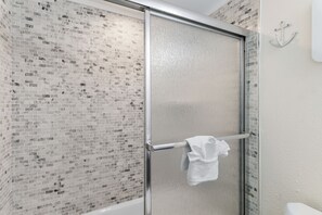 Hair dryer, towels - ⛱️Ground Floor | Beachfront | Walk to Beach | Pool | Sundestin 105☀️ (Destin)