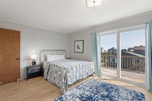 3 chambres, fer et planche à repasser, Wi-Fi, draps fournis