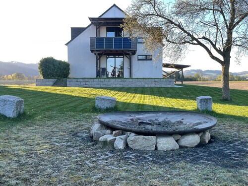 Apartment “LandSuite Schaunbergblick” with Private Terrace and Wi-Fi