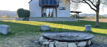 Appartement „LandSuite Schaunbergblick“ mit privater Terrasse und WLAN