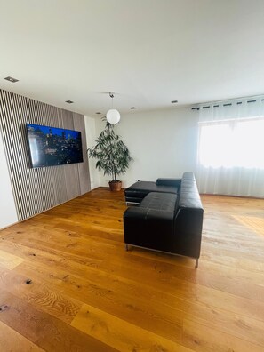 Living area - Apartment 'Neue Hochwertige Und Stilvolle 90m²' with Private Terrace and Wi-Fi (Au bei Brandstatt)