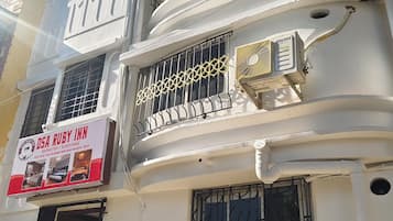 Deluxe Double or Twin Room, Air conditioning | Front of property