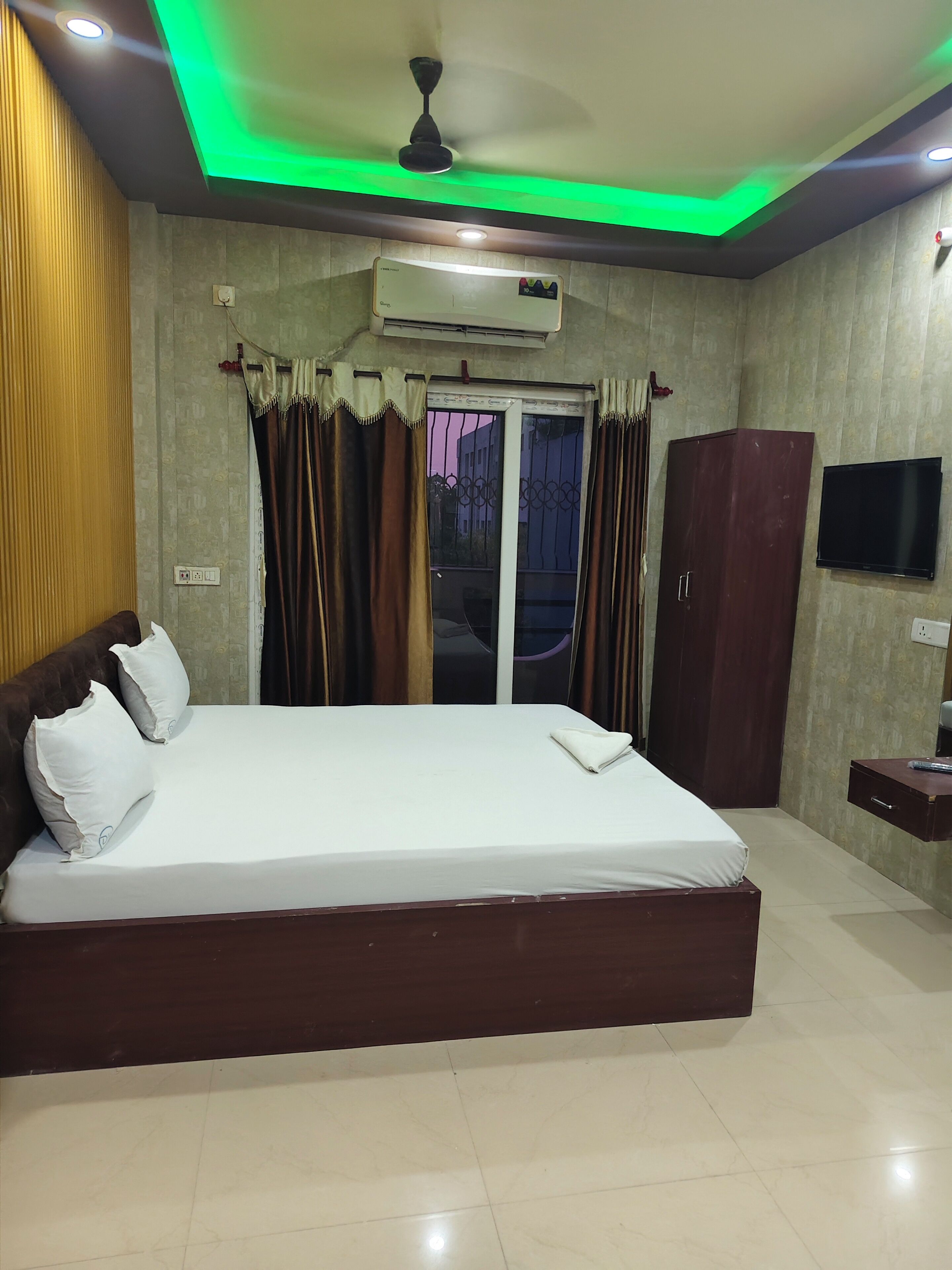 Deluxe Double or Twin Room, Air conditioning | Free WiFi