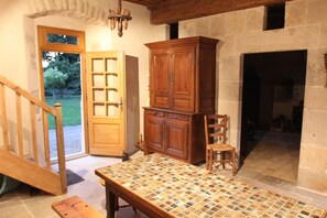 Interior - Gite in the heart of a former priory - quiet, leafy setting (Ruffey-sur-Seille)