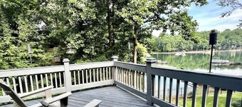 Blissful Lake Views + Hot Tub + Pool Table