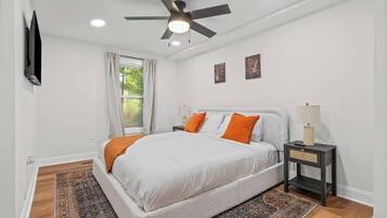 3 bedrooms, iron/ironing board, WiFi, bed sheets