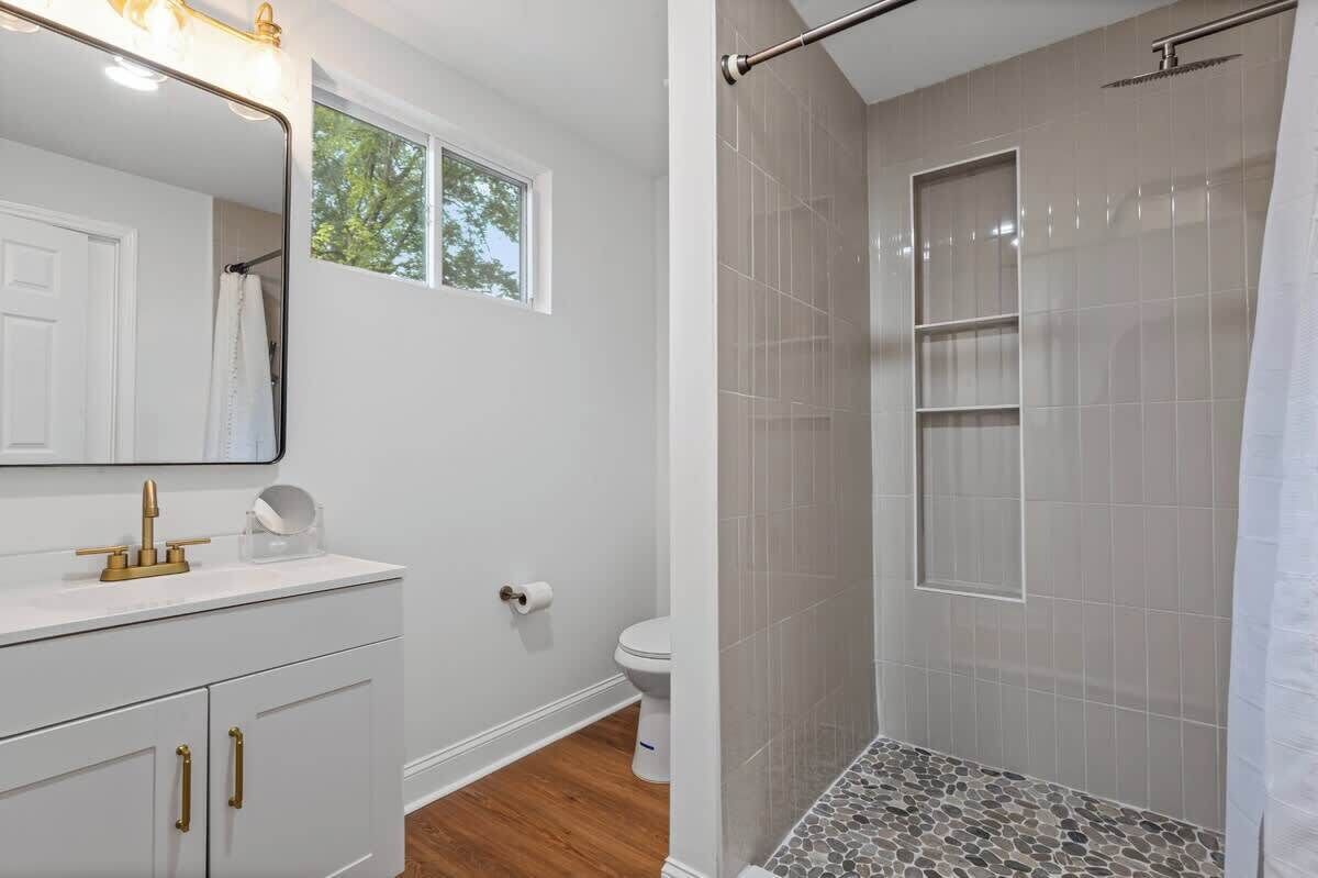 Shower, hair dryer, shampoo