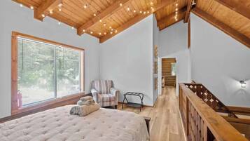 3 bedrooms, iron/ironing board, travel crib, WiFi