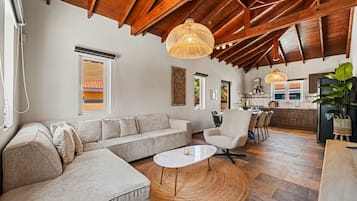 House (3 Bedrooms) | Property amenity