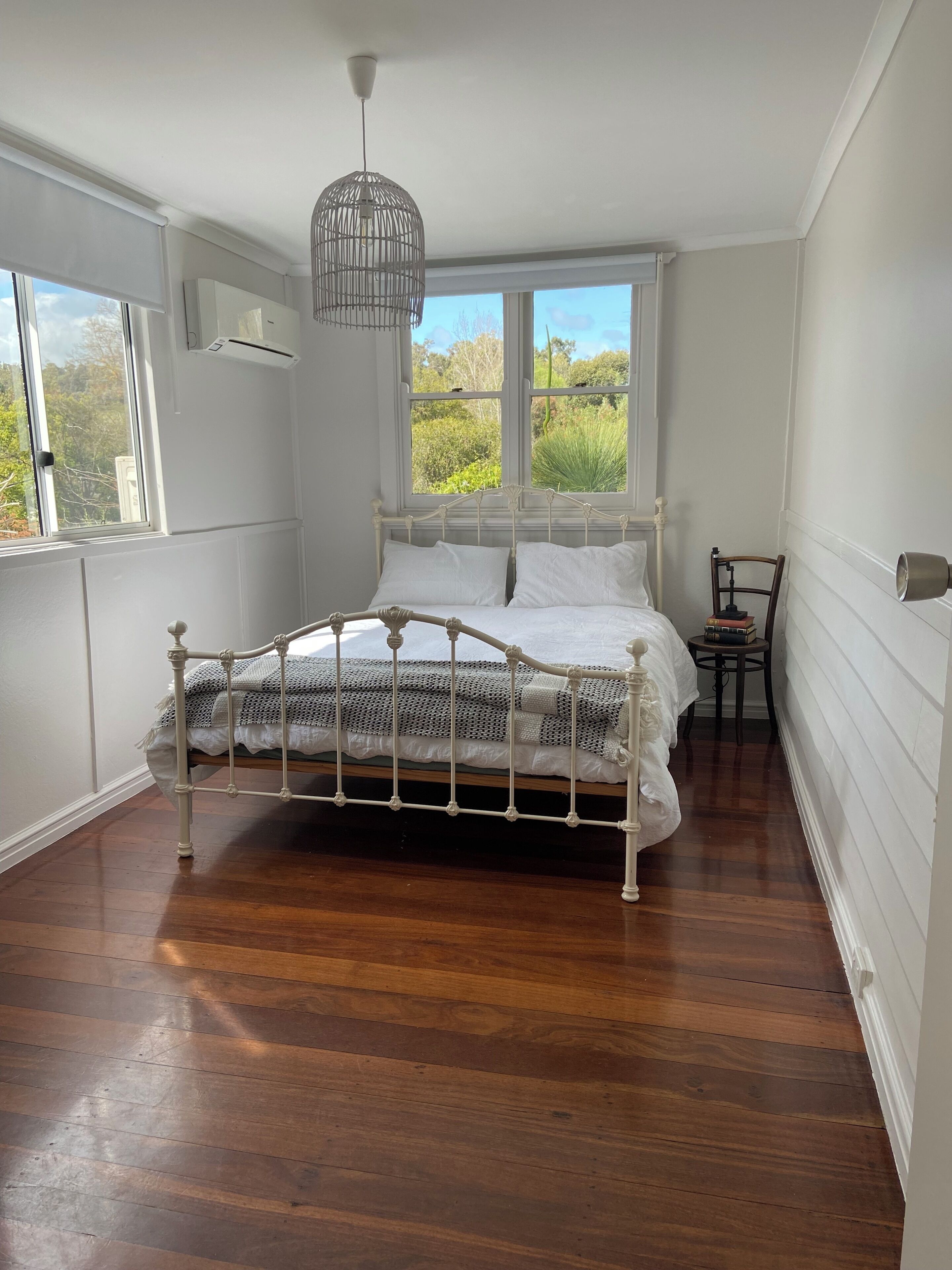 4 slaapkamers, een strijkplank/strijkijzer, wifi, beddengoed
