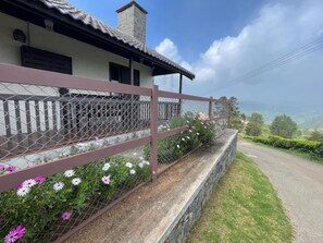 Property grounds - Symphony Serene Ooty (Ooty)